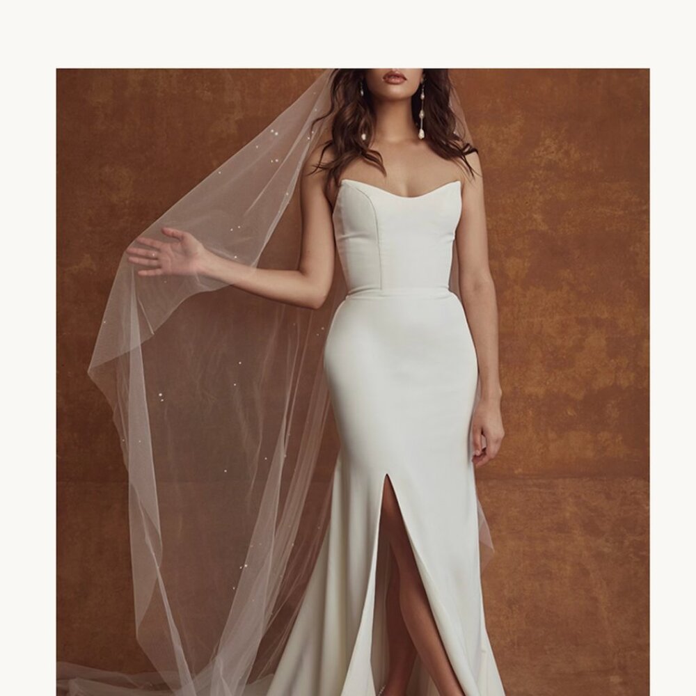 NEVER WORN!! SARAH SEVEN VIVIANA
